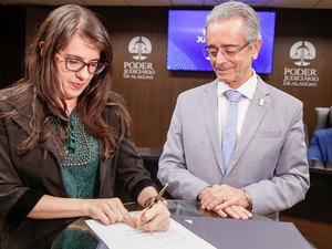 Tribunal de Justiça de Alagoas empossa 11 técnicos judiciários