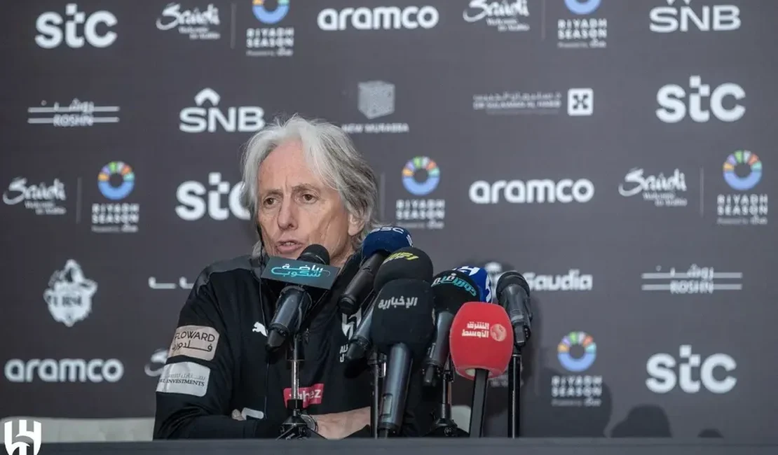 Jorge Jesus topa redução salarial milionária para assinar com o Al-Nassr