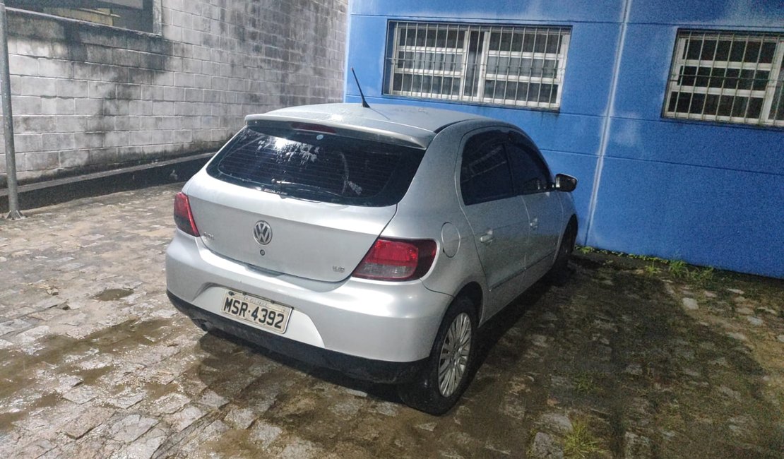 Veículo roubado em Pilar é abandonado no município de Messias