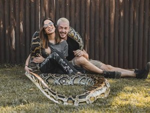 Affair? Saiba quem é bonitão que aparece com Anitta e cobra em foto
