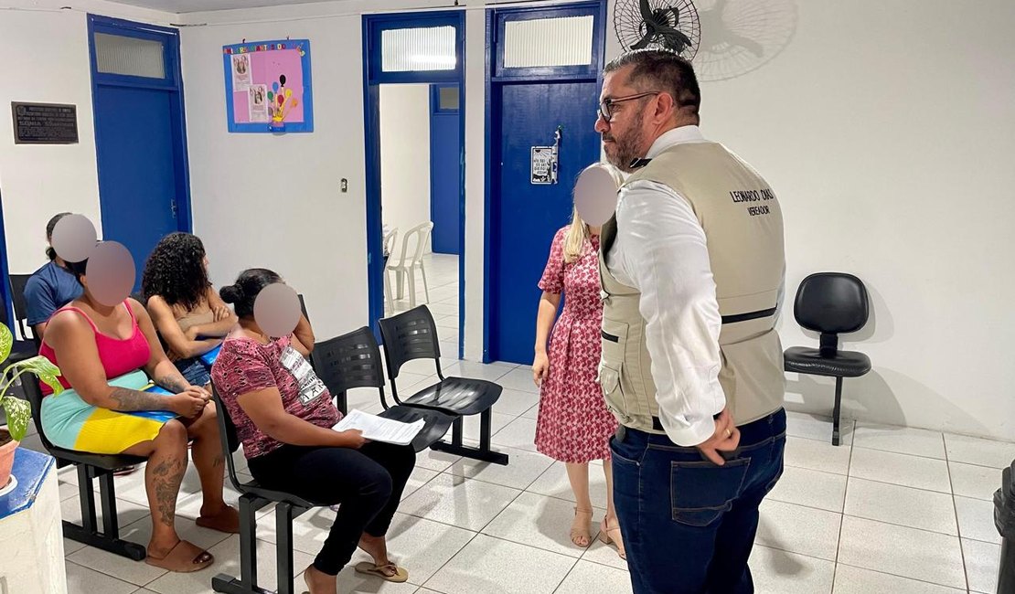 Em visita ao CRAS, Leonardo Dias busca soluções para problemas em agendamentos