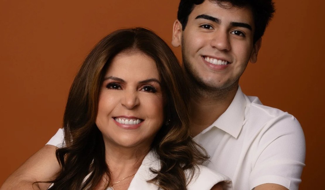 Filho de Silvania Barbosa assume cadeira da mãe na Câmara de Maceió