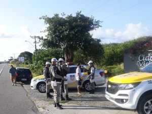 Fiscalização do BPRv no Litoral Sul apreende 17 veículos