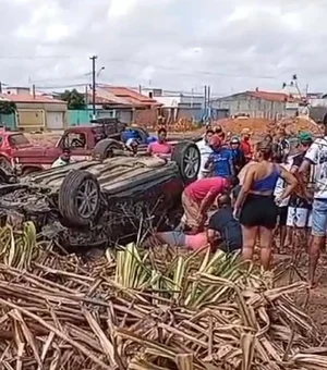 [Vídeo] Homem fica preso às ferragens após grave acidente em São Sebastião