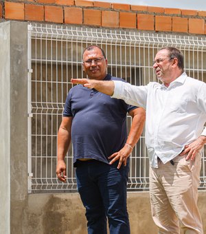 Gestão de Luciano constrói moderna creche na Quiçaça em Arapiraca