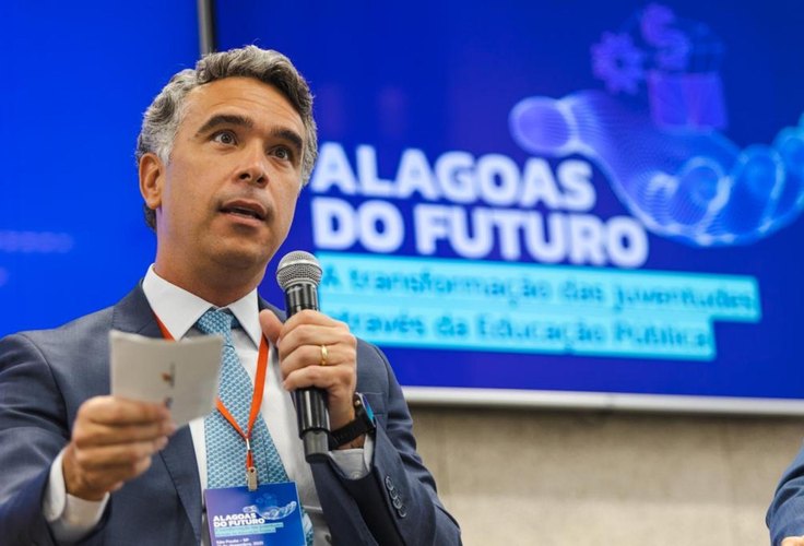Rafael Brito deverá voltar ao comando da secretaria estadual da Educação