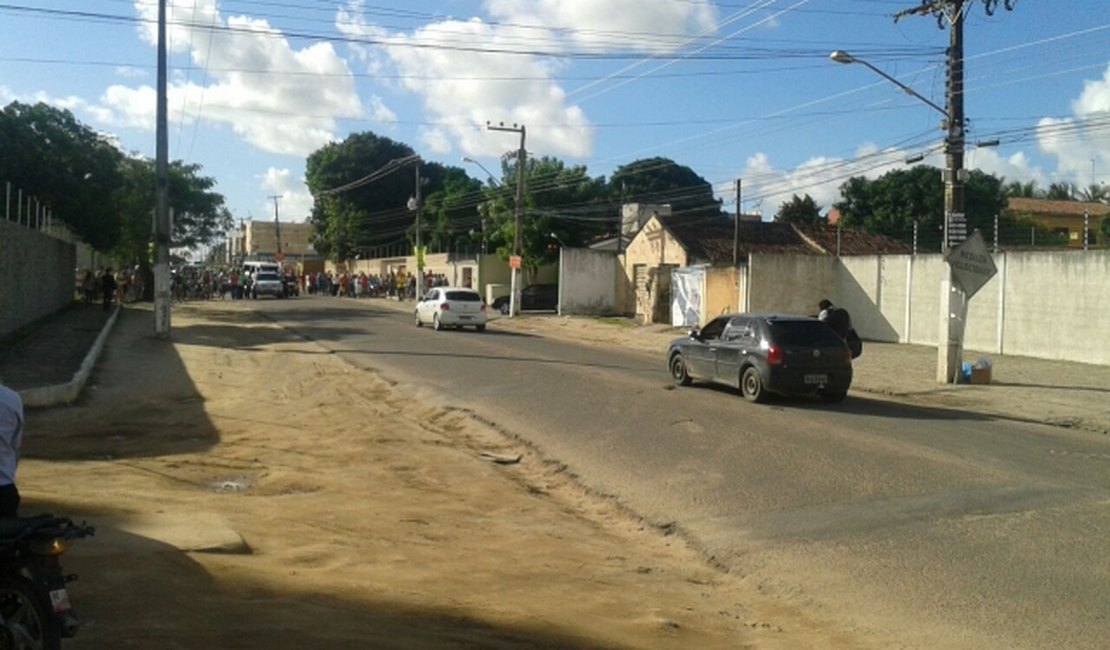 Dois criminosos morreram durante uma troca de tiros com a polícia em Arapiraca