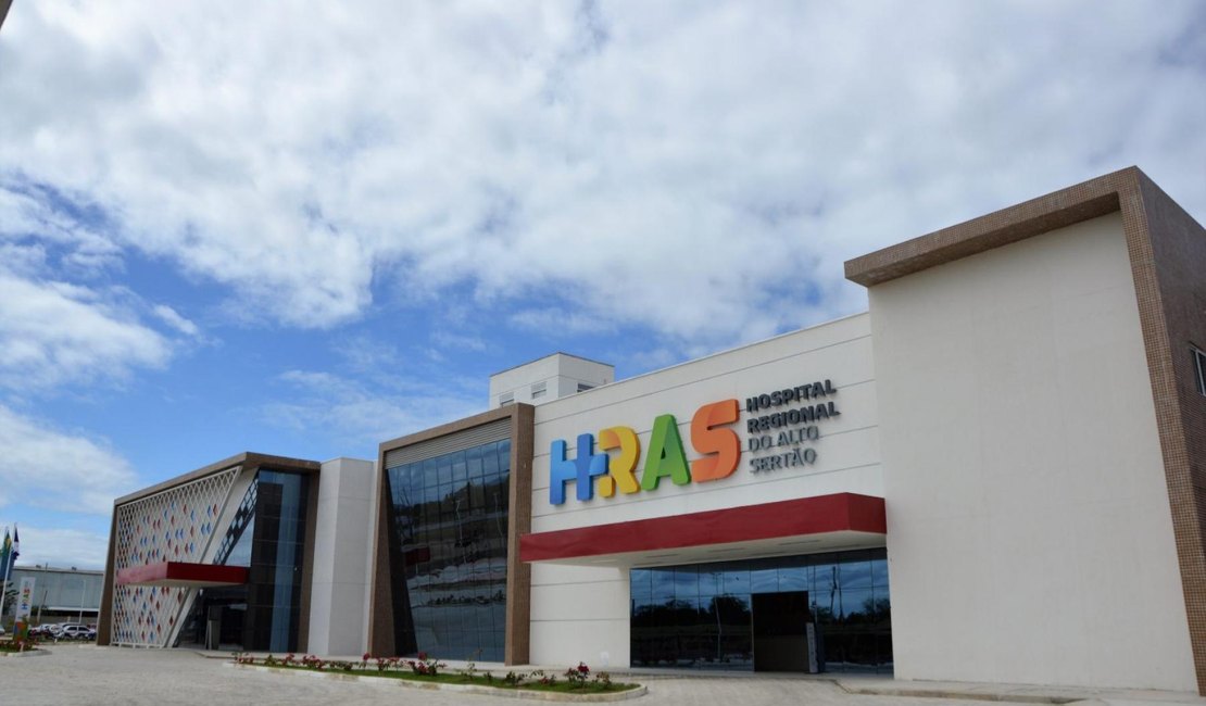 Botijão de gás explode dentro de residência e deixa idoso ferido em Delmiro Gouveia