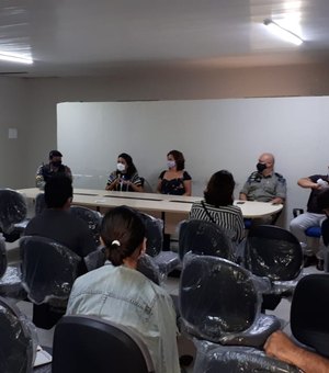 Reunião discute ocupação de adolescentes na orla de Maceió nos finais de semana