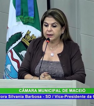 Vereadores acreditam que prefeito JHC encontrará solução para food trucks da Pajuçara