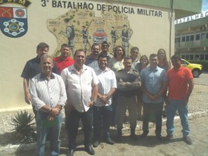 Vereadores visitam dependências do 3º BPM e anunciam homenagem à comandante e Subcomandante da unidade