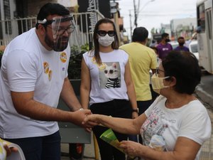 Hector Martins realizada planfletaço no Centro de Arapiraca