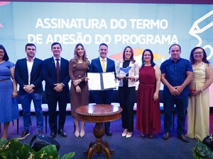 Governo premia municípios com melhor IDEB e renova pactuação do Programa Escola 10