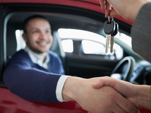 Vendas de veículos novos despenca 22% no Estado em 2020