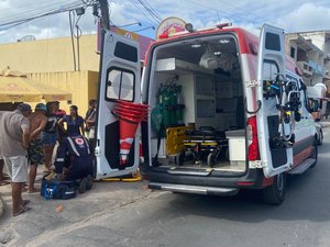 Colisão entre motos deixa jovem ferida na orla da Praia de Maragogi