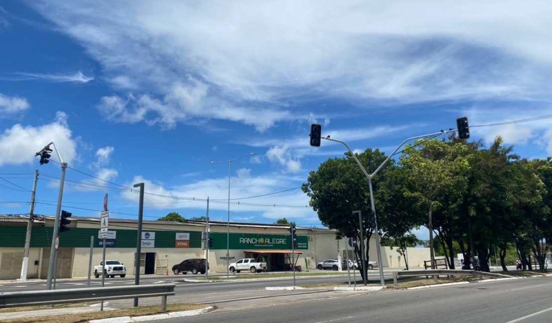 Novo retorno começa a operar na Av. Durval de Góes Monteiro neste sábado (28)