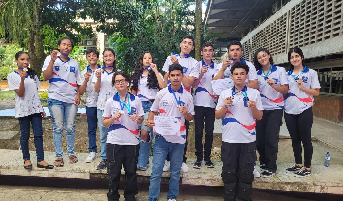 Doze estudantes da rede estadual são premiados na Maratona Alagoana de Lógica