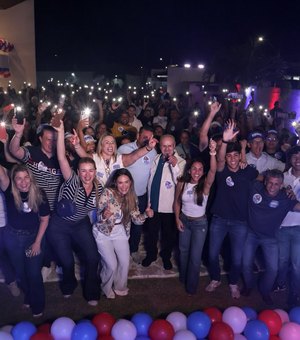 Aretuza Lima reúne base em Arapiraca e apresenta Neno da Laje