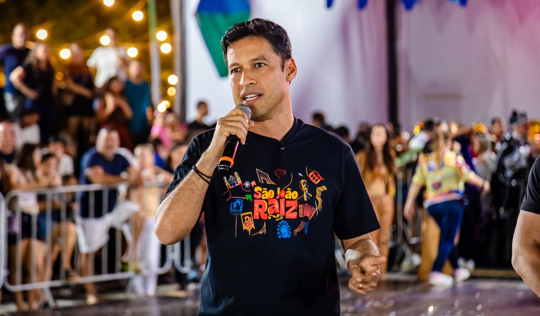 Rodrigo Cunha prestigia abertura do Festival Municipal de Quadrilhas Juninas em Jaraguá