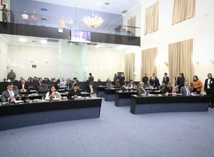 Retorno da ALE é marcado pela volta de deputada afastada e a votação da Política Estadual da Ciência