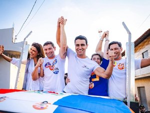 Lucas Barbosa realiza primeiro ato de campanha ao lado de JHC