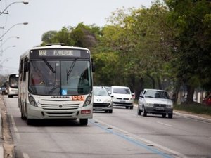 População realiza protesto no Terminal de ônibus do Graciliano Ramos