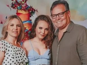 Larissa Manoela alfineta pais em propaganda: 'O dinheiro é meu'