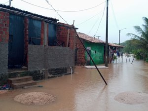 [Vídeo] Rio Perucaba volta a transbordar e preocupa moradores do bairro Olho d`Água dos Cazuzinhas