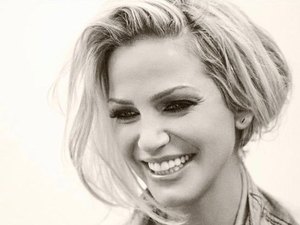 Morre Sarah Harding, ex-integrante do Girls Aloud, aos 39 anos