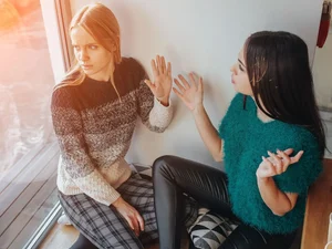 'Pode me expulsar' diz irmã sobre exigência de noiva em casamento