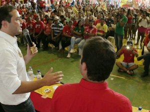 Vice-presidente Michel Temer participa de encontro ao lado de Renan Filho