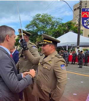 Comandante do 6º BPM recebe alta honraria da Polícia Militar da Bahia