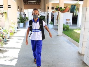 Cerca de seis mil alunos da rede municipal iniciam ano letivo escolar, em São Sebastião