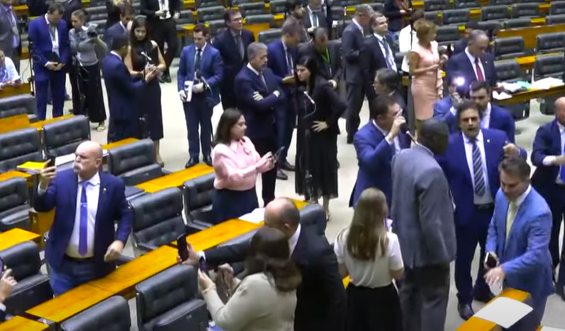 Em derrota para governo, Câmara derruba aumento do IOF; Senado ainda votará