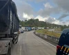 Tombamento de veículo interdita trecho da BR-101 em Junqueiro