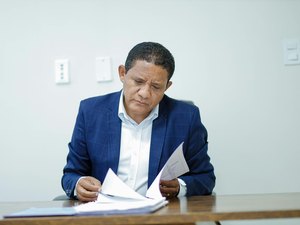 Julio Cezar retorna à Prefeitura de Palmeira dos Índios para atuar como conselheiro de Tia Júlia