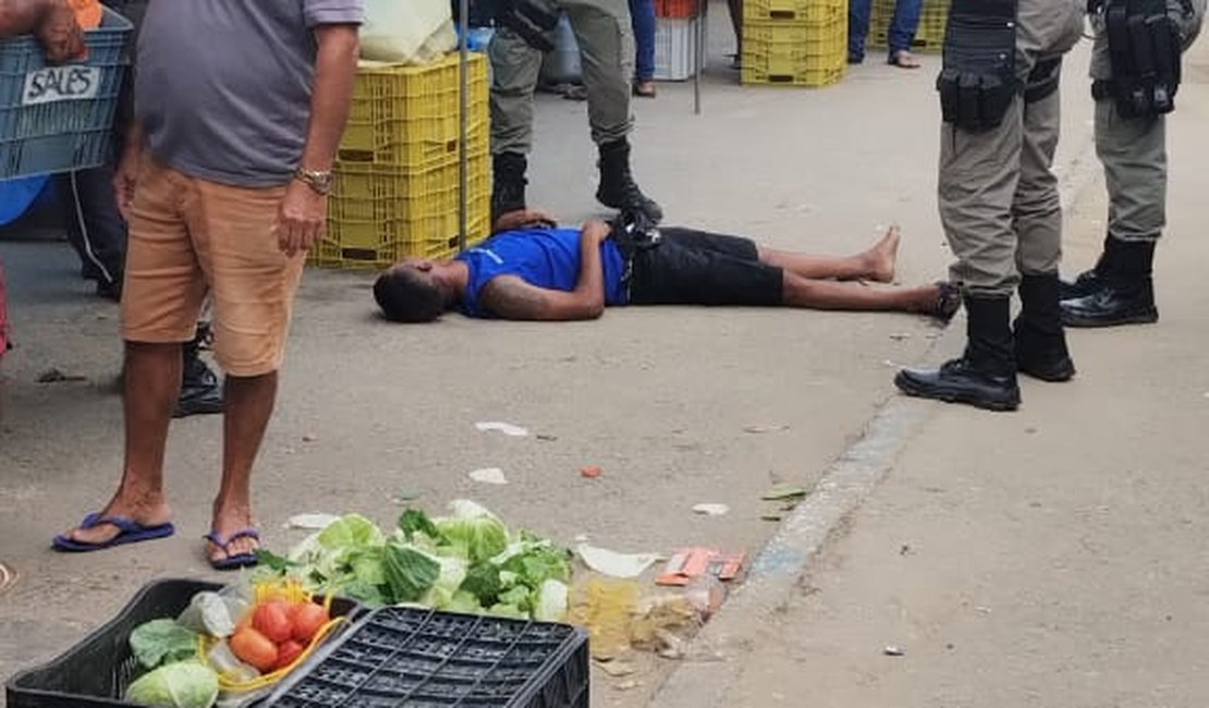 Jovem é morte com diversos disparos de arma de fogo no bairro do Benedito Bentes