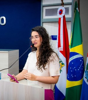 Teca Nelma parabeniza servidores de Maceió por mobilização que garantiu avanços nas carreiras