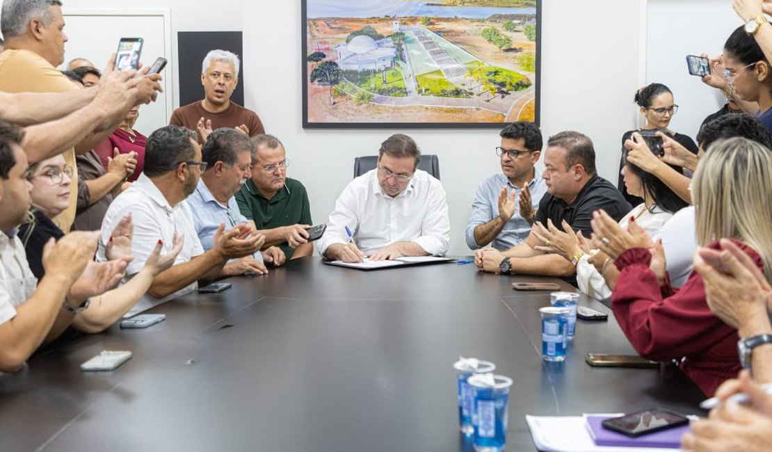 Prefeito Luciano autoriza pavimentação entre Canaã e o Povoado Tabela