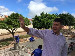 Vereador Pablo Fênix acompanha trabalhos da secretaria de Infraestrutura 