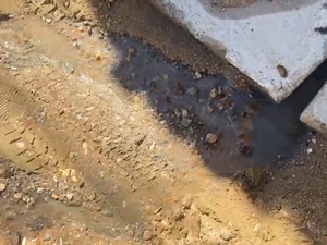 [Vídeo] Moradora denuncia esgoto a céu aberto após obra em Arapiraca