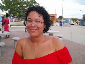 Realização de sonho: após história de superação, alagoana de 18 anos lança primeiro livro