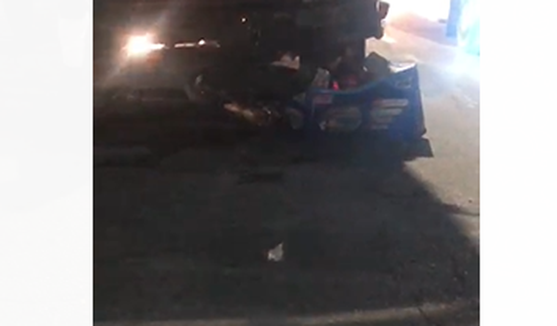 Moto é esmagada por caminhão de lixo nas Mangabeiras e motociclista sobrevive ao acidente