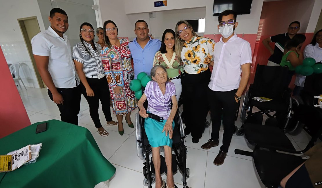 Mais 12 pessoas são contempladas com cadeiras de rodas em Lagoa da Canoa