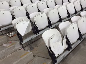 Corinthians contabiliza 218 cadeiras quebradas em briga entre chilenos e PM