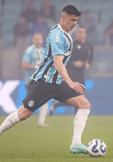 Balbuena passa por cirurgia, e Grêmio divulga previsão de retorno