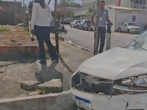 [Vídeo] Colisão entre três veículos deixa feridos no bairro Pinheiro