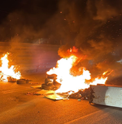 Moradores bloqueiam AL-101 Norte em protesto por falta de água em Riacho Doce