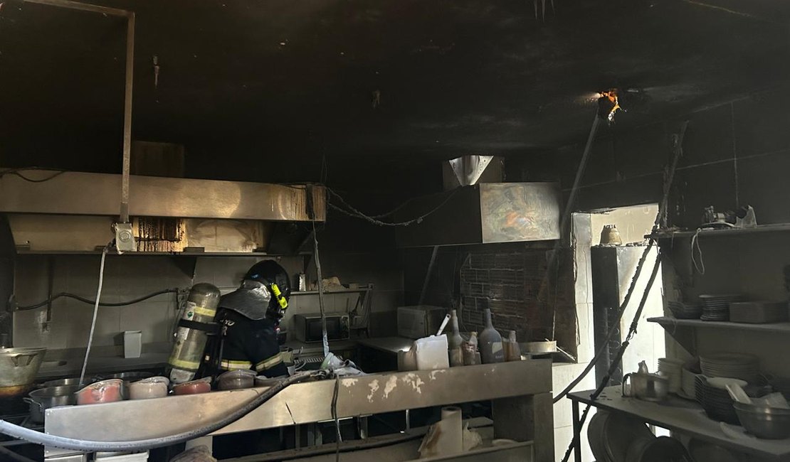 Fritadeira superaquecida provoca princípio de incêndio em restaurante no litoral sul de AL