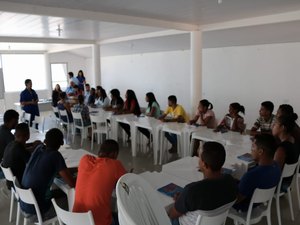 Prefeitura de Maragogi abre vagas para cursos de recepcionista e camareira